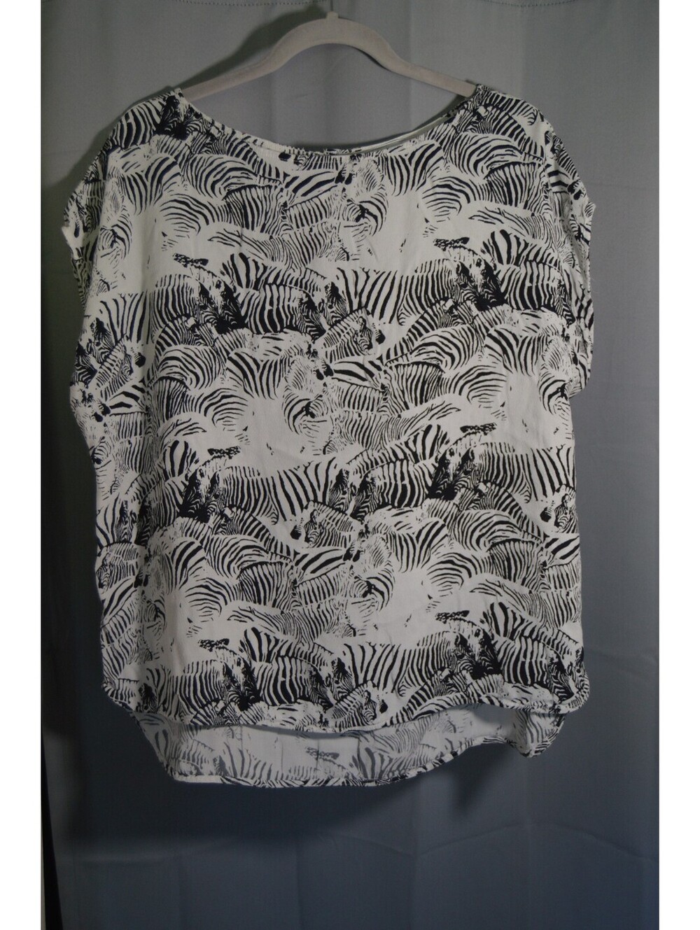 Liz Claiborne black and white zebra print blouse size XL